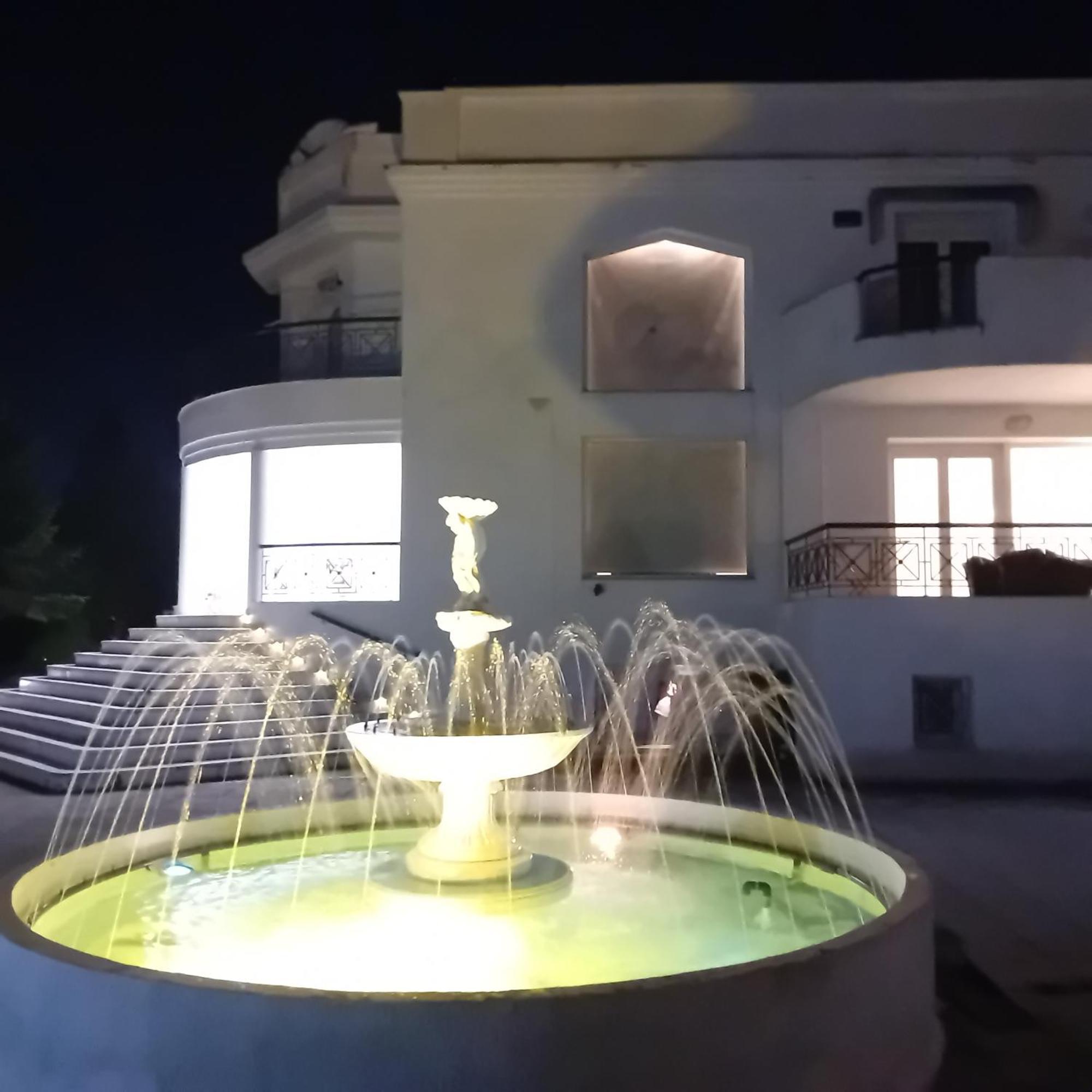 Πολυτελησ Βιλα 8 - 10 Ατομων Στην Περιοχη Αεροδρομιου Θεσσαλονικησ Villa Livadaki  ภายนอก รูปภาพ